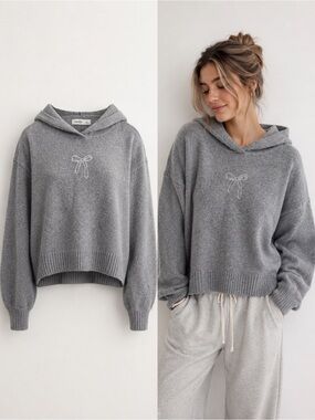 Hollister | Grey Bow Graphic Sweater Hoodie | Soft Knit Pullover | Size M